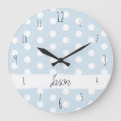 男の赤ちゃんの青水玉模様スポットパターン子供部屋 ラージ壁時計 (正面)