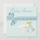 男の赤ちゃんの青色児のシャワーを渡しているかわいいこうのとり 招待状 (正面)
