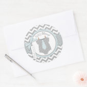 男の赤ちゃんタイシェブロンプリントベビーシャワー ラウンドシール (封筒)