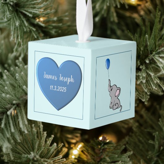 男の赤ちゃんパーソナライズされたハートと象 キューブオーナメント (ツリー)