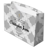 男の赤ちゃんパーソナライズされたバプテスグレイ金ゴールドクロス ラージペーパーバッグ (裏面アングル)