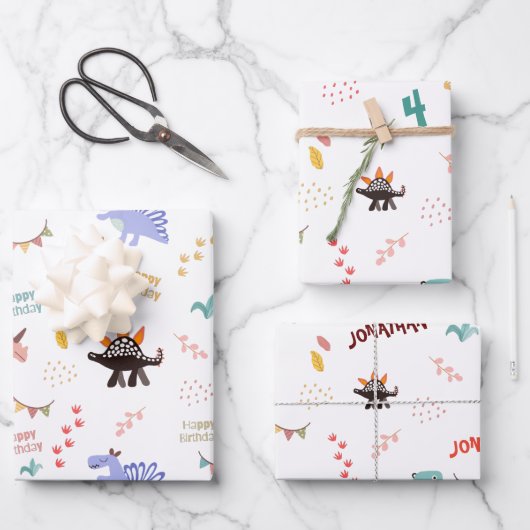 男の赤ちゃんパーソナライズされた恐竜の名前と年齢の誕生日 ラッピングペーパーシート (正面)