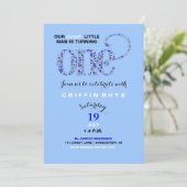 男の赤ちゃんファースト誕生日ブルースプリンクル 招待状 (スタンド正面)