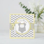 男の赤ちゃんボウタイシェブロンプリントベビーシャワー 招待状 (スタンド正面)