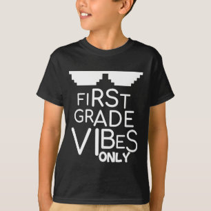 男の赤ちゃんユニーク1年生のVibesのみ、子供 Tシャツ