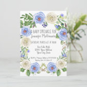 男の赤ちゃん散水シャワーブルーnホワイトローズフローラ 招待状 (スタンド正面)