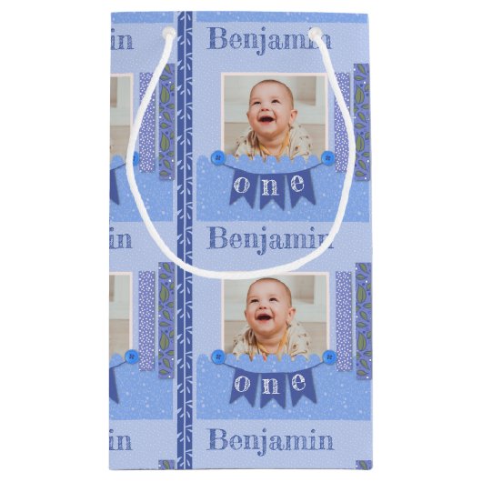 男の赤ちゃん1st誕生日ブルースクローブックスモールギフトバ スモールペーパーバッグ (裏面)