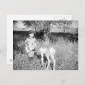 男の食べ物を与え子のカモシカ ポストカード (正面/裏面)