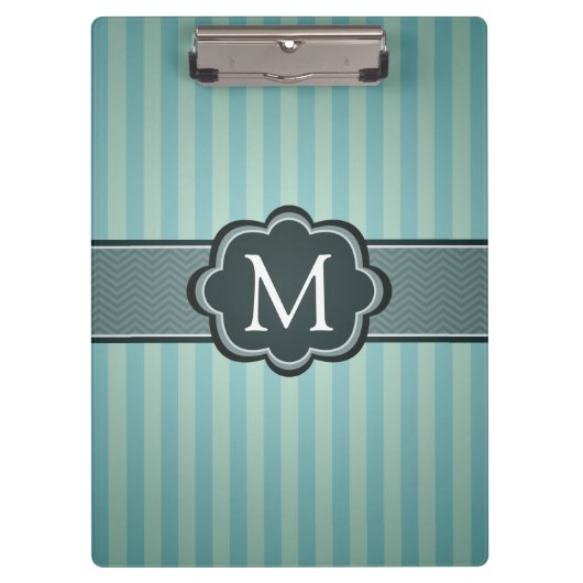 男らしいティール（緑がかった色）の青い縞のカスタムのモノグラム クリップボード (正面)