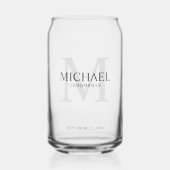 男らしパーソナライズされたMonogramとName Groomsmen ガラス缶 (正面)