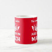 男クール達は生まれ月の生誕日だ コーヒーマグカップ (中央)