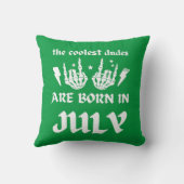 男クール達は生まれ7月の誕生日だ クッション (裏面)