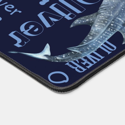 男パーソナライズされた子の名前はサメのコラージュ デスクマット (コーナー)