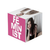 男女同権主義の女性のメスの女の子の追随的で等しい女性 フォトキューブ (裏面アングル)