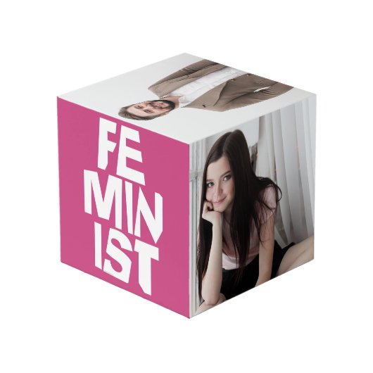 男女同権主義の女性のメスの女の子の追随的で等しい女性 フォトキューブ (裏面アングル)