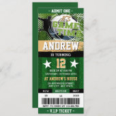 男子のサッカーボールチケット誕生日 招待状 (正面/裏面)