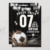 男子サッカーのボール誕生日を蹴り上げよう 招待状 (正面/裏面)