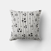 男子サッカーフットボール白黒ストライプの クッション (裏面)