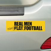 男実在がサッカーを見る バンパーステッカー (車上)
