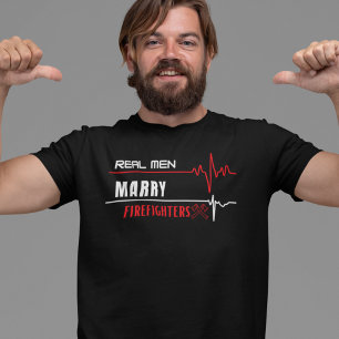 男実在が消防士と結婚 Tシャツ