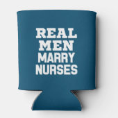 男実在人がナースとおもしろいことわざを冷やす 缶クーラー (裏面)