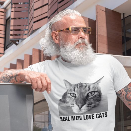 男実在人は猫が好きでメンズのTシャツ スウェットシャツ