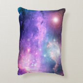 男性との魔法の超現実的なカラフル宇宙の背景 アクセントクッション (裏面(縦))