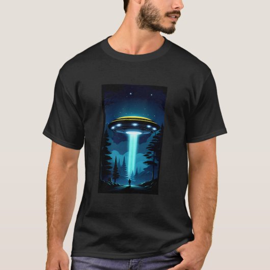 男性とUFO Tシャツ (正面)