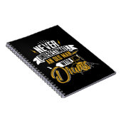 男性のためのドラムを持つ老人を決して過小評価しない ノートブック (右側)