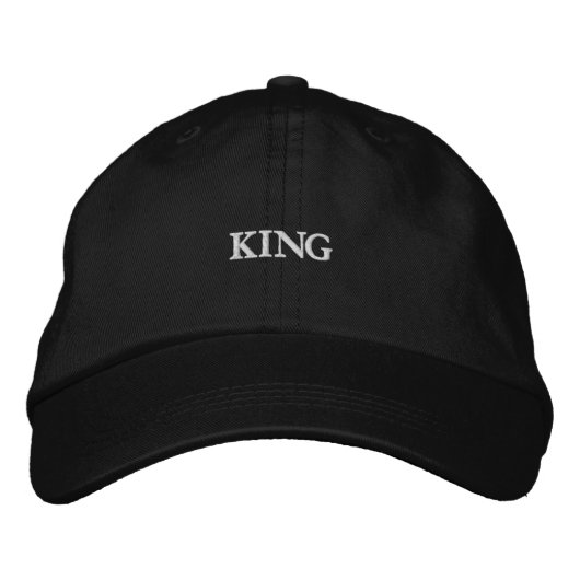 男性のための"King" テキスト刺繍入りブラックキャップ 刺繍入りキャップ (正面)