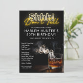 男性のサプライズ煙草とワインの誕生日 招待状 (スタンド正面)