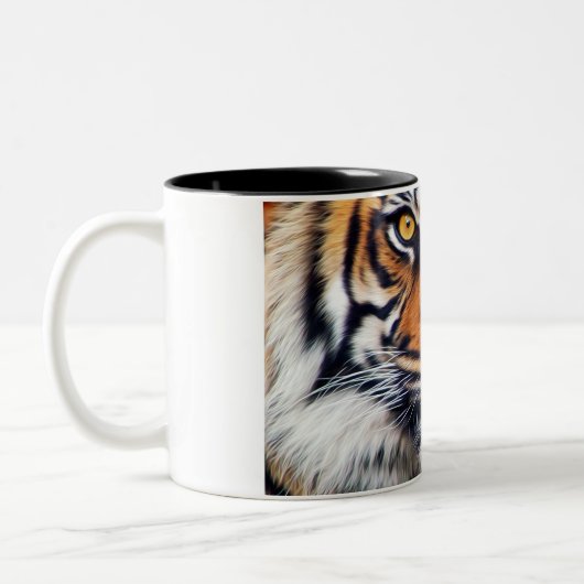 男性のシベリアトラのペンキの写真 ツートーンマグカップ (左)
