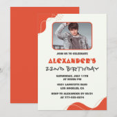 男性の写真付き22歳の誕生日招待状 現代的な赤 招待状 (正面/裏面)