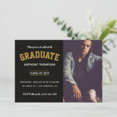 男性の卒業お祝いパーティーの写真の追加 招待状 (スタンド正面)