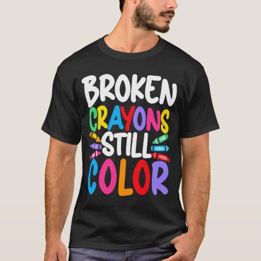男性の折れたクレヨンにも色がある メンタルヘルス Tシャツ (正面)