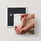 男性の足をマッサージしている人 缶バッジ (正面&裏面)