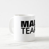 男性はコーヒーカップを引き裂きます コーヒーマグカップ (正面左)