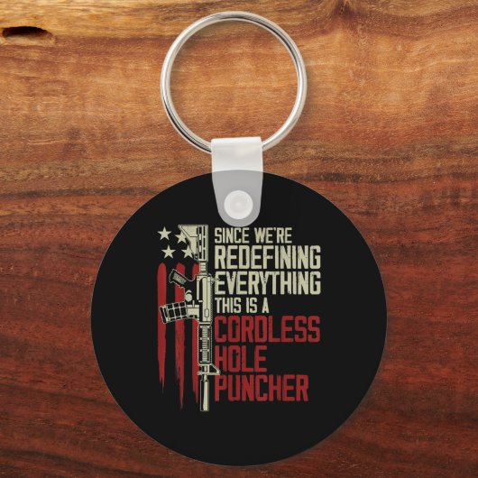 男性は、これがコードレスであるすべてを再定義していた キーホルダー (正面)