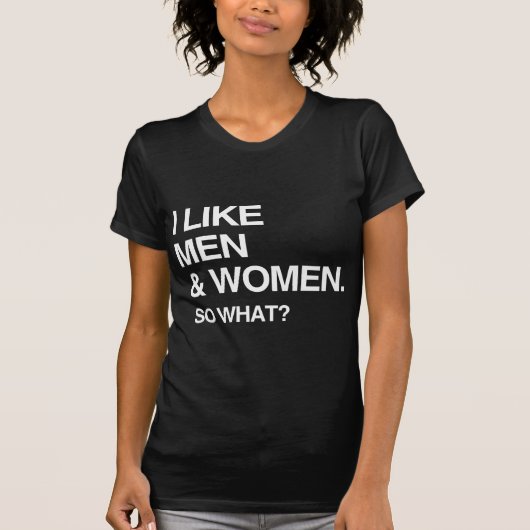 男性も女性も好きですけど何が悪い Tシャツ (正面)