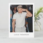 男性インフルエンサー・俳優のコンポジットカード5枚写真QRコード付き 招待状 (スタンド正面)