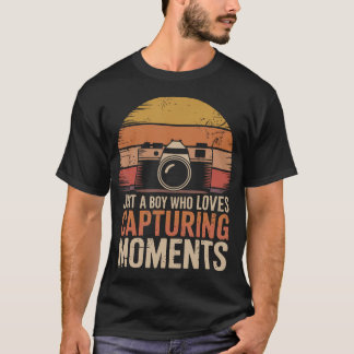 男性カメラマン向けのユーモアあふれるカメラ写真デザイン Tシャツ