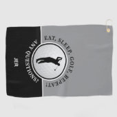 男性ゴルファーのシルエットゴルフボール引用文ブラックグレー ゴルフタオル (横)