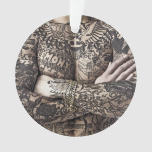 男性体の入れ墨の写真 オーナメント