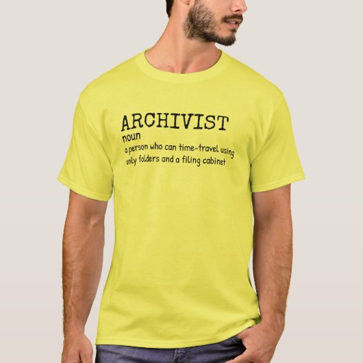 男性向けアーカビストの定義ジョークTシャツ Tシャツ (正面)