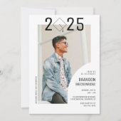 男性向けミニマルな卒業お知らせカード 招待状 (正面)