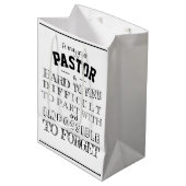 男性牧師誕生日周年記念タイポグラフィ ミディアムペーパーバッグ (正面アングル)