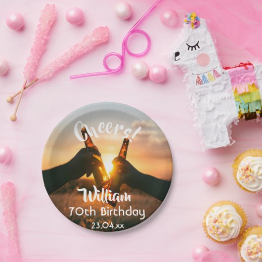男性用ビールの70回目の応援パーティー ペーパープレート (パーティー)
