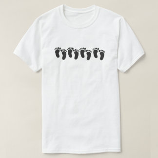 男性用Tシャツの足跡 Tシャツ