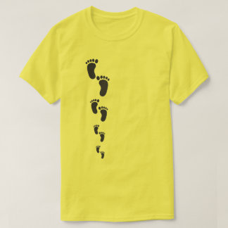 男性用Tシャツの足跡 Tシャツ