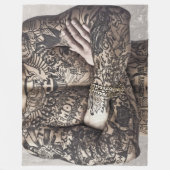 男性箱筋肉入れ墨の写真 フリースブランケット (正面)